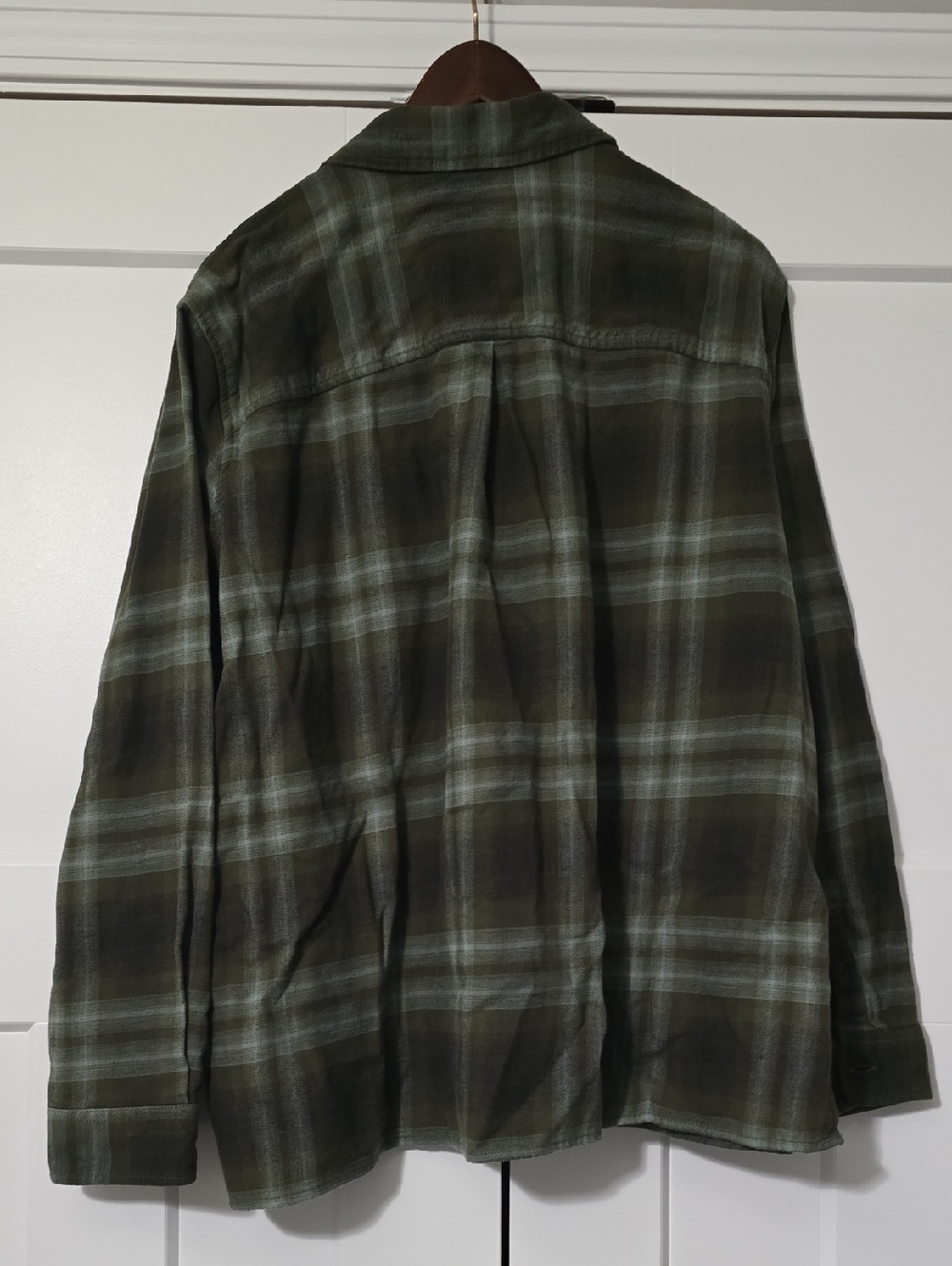 Carhartt Women's Rugged Flex Green And Brown Plaid Flannel Shirt - Picture 6 of 6